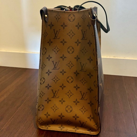 Louis Vuitton OntheGo GM - Picture 1 of 10